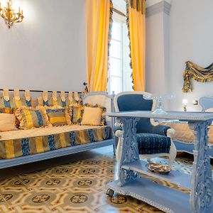 Suite executive